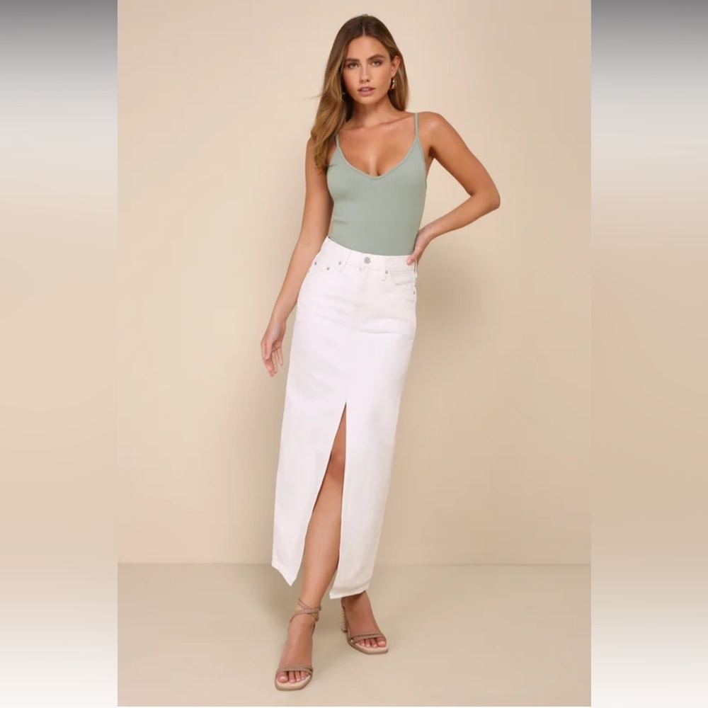 Levi’s Ankle Column White Denim skirt